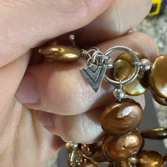 Elegant Gold Pearl Necklace and Bracelet Set. Fast shipping. - Picture 2 of 2